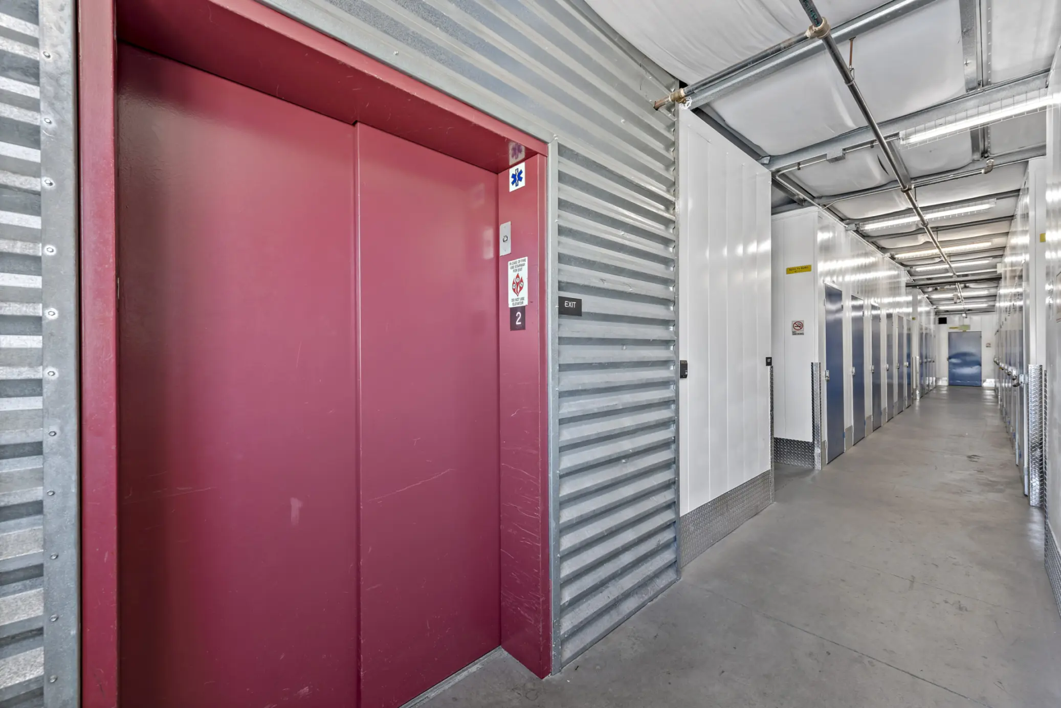 Elevator leading to indoor units.