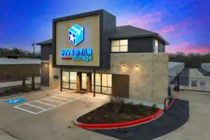 Outdoor storage - Five Star Storage